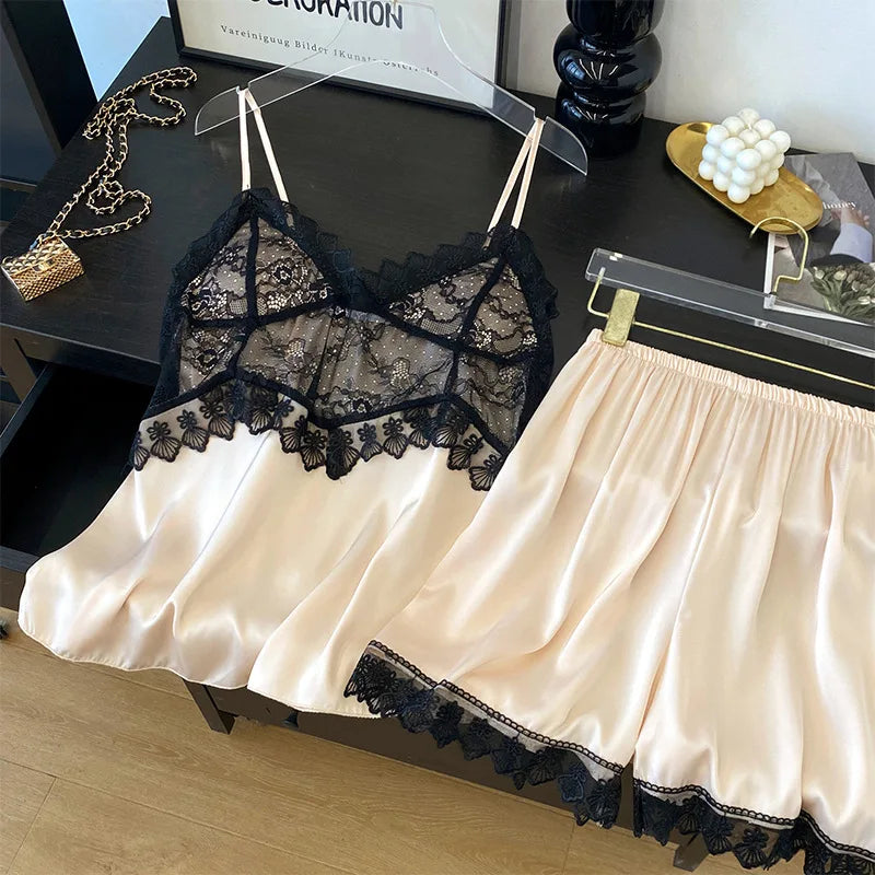 Conjunto de pijamas con tirantes para mujer, ropa de salón, lencería íntima de encaje calado Sexy, ropa de dormir, novedad de verano, Top y pantalones cortos con tirantes, ropa de casa