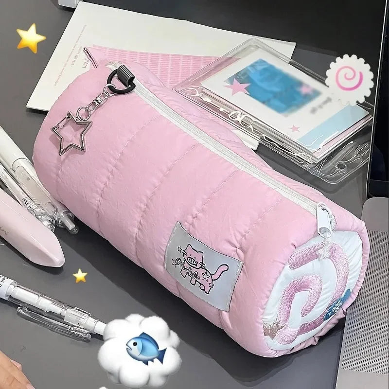 Papelería para estudiantes, suministros escolares, estuche para lápices con rollo de toalla rosa, bolsa de almacenamiento de bolígrafos suaves Kawaii, bolsa de cosméticos de dibujos animados de gran capacidad