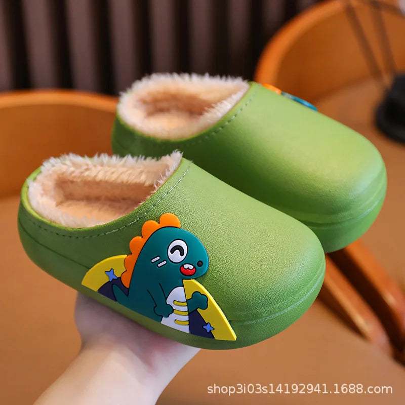 Nuevas zapatillas de algodón con dibujos animados para niños, zapatos informales cálidos e impermeables para niños y niñas, zapatos de casa de felpa antideslizantes para niños, zapatos informales