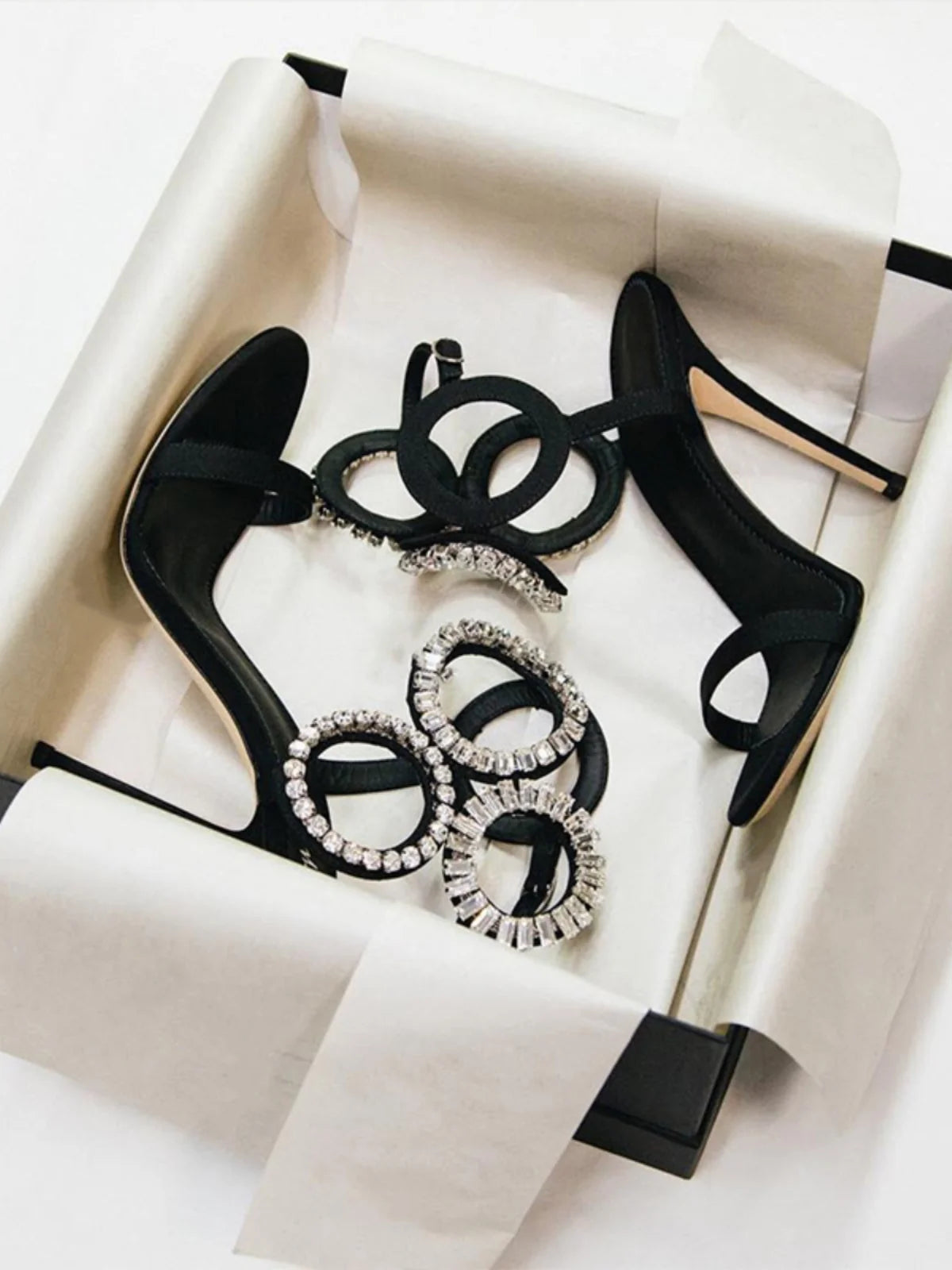 Circle Heels 2024 Nuevo vestido Zapatos de boda con sandalias romanas de tacón abierto con diamantes de imitación