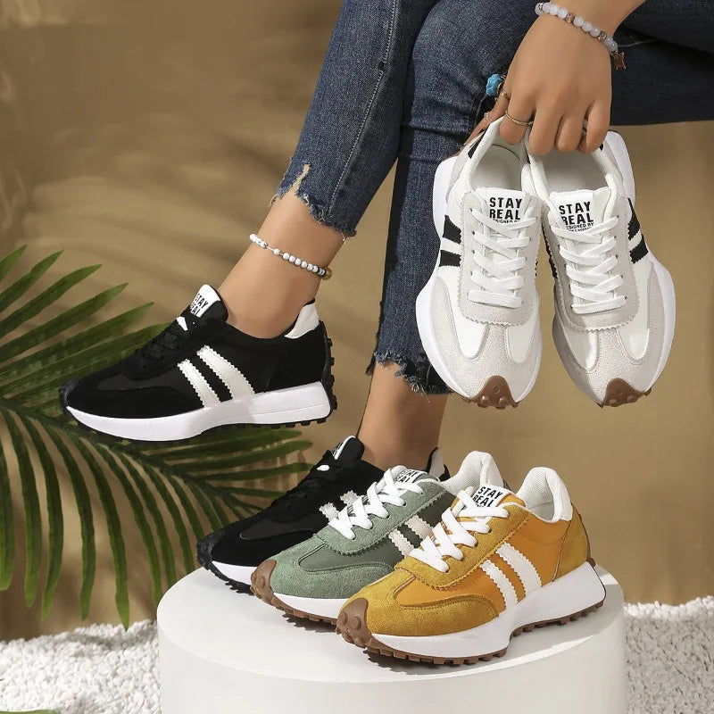 Zapatillas de deporte de mujer con suela gruesa de primavera 2026, nuevas zapatillas informales de cuero con retales, zapatos cómodos informales para exteriores para mujer, zapatos de mujer