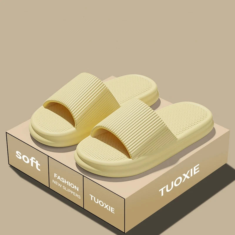 Zapatillas de EVA concisas de verano para mujer, chanclas suaves para el hogar para parejas, sandalias antideslizantes para baño, zapatos cómodos para la playa al aire libre para adultos