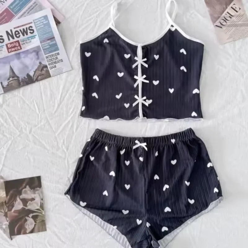 Ropa de dormir Sexy para mujer, conjunto de pijamas con estampado de corazón de seda, cuello en V, sin mangas, camisola informal, conjuntos de Top y pantalones cortos, traje para casa, ropa de descanso