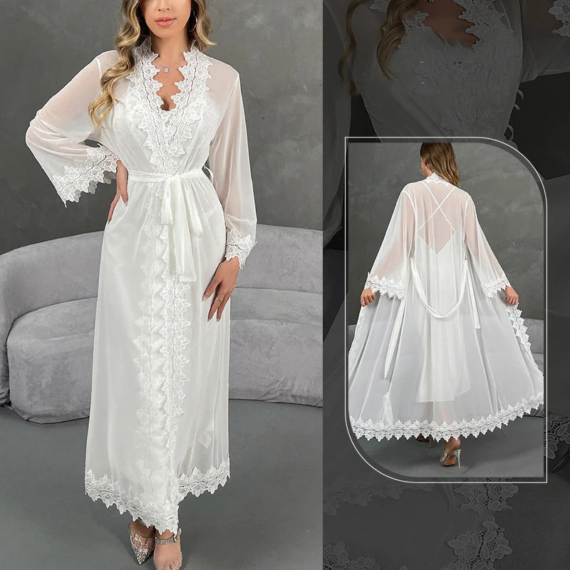 Conjunto de camisón y bata de encaje Sexy para mujer, camisón blanco de seda helada con tirantes, lencería, novedad de verano, ropa de dormir para el hogar