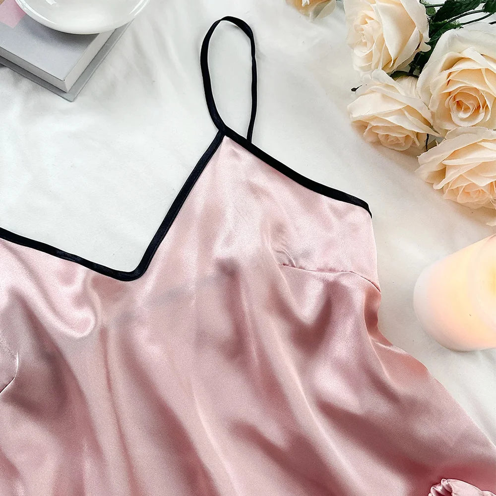 Pijamas de satén liso para mujer, camiseta con cuello en V, bordes con volantes y pantalones cortos con lazo, conjunto de pijama sencillo y transpirable, ropa para el hogar con tirantes