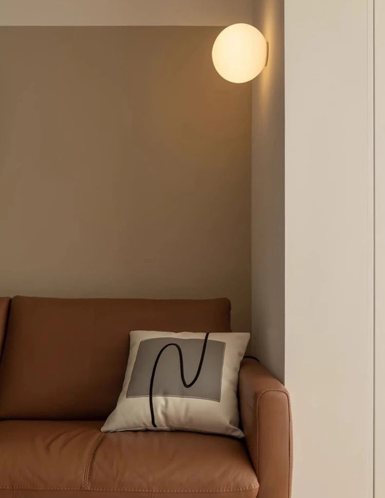 Lámpara de bola de cristal, lámparas de pared de cristal blanco lechoso modernas para dormitorio, sala de estar, sofá, fondo, Base oculta, luz de pared para baño