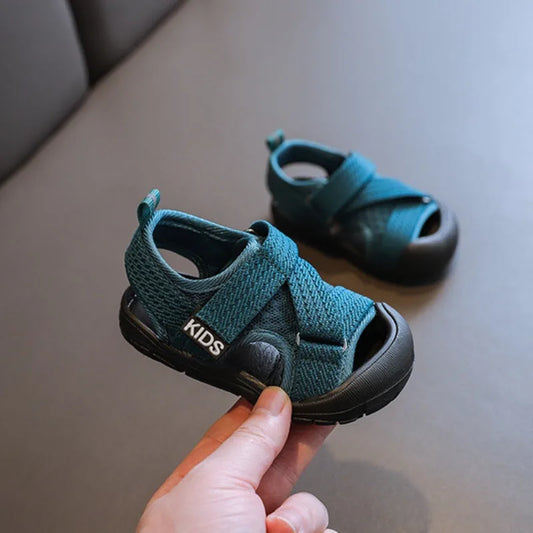 Sandalias para niño 2025, novedad de verano, zapatos para caminar para bebé, sandalias de suela blanda para niña, zapatos de malla, sandalias para niños, zapatos versátiles para niños