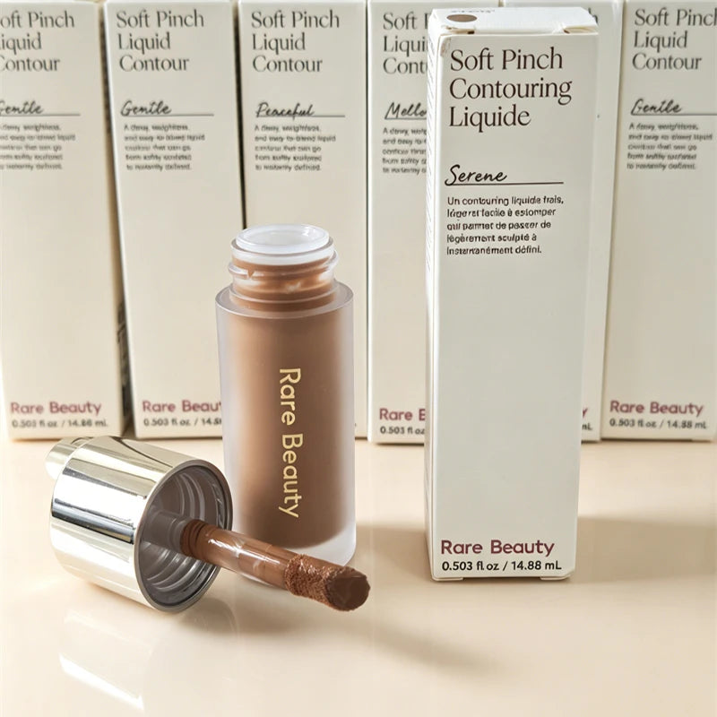 Rare Beauty Barra de Contorno Facial 3D, Bronceador, Iluminador Líquido Brillante para Mejillas, Maquillaje con Toque Femenino