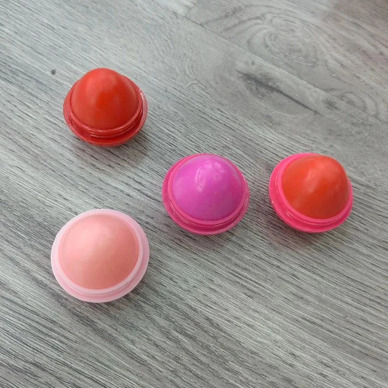 Bálsamo Labial de Fresa, 1/4 Piezas, Hidratante de Larga Duración, Repara y Humecta, Lápiz Labial Rojo con Diseño de Frutas, Cuidado Labial para Labios Secos, Cosméticos