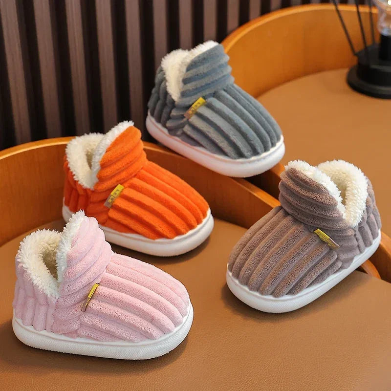 Nuevas zapatillas de felpa a rayas sencillas de invierno, suela suave antideslizante para niños y niñas, zapatos cálidos de algodón para el hogar