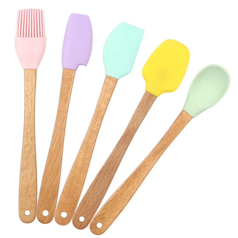 Juego de utensilios de cocina de silicona con mango de madera, 5 uds., raspador, cepillo, cuchara, herramientas para hornear para niños