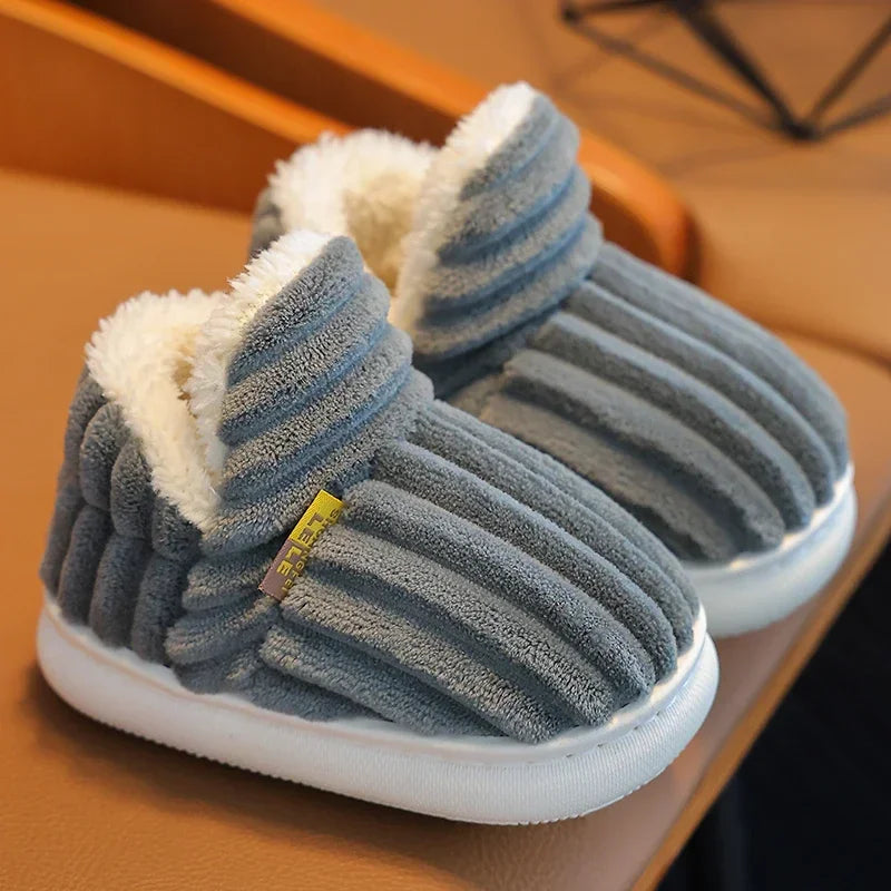 Nuevas zapatillas de felpa a rayas sencillas de invierno, suela suave antideslizante para niños y niñas, zapatos cálidos de algodón para el hogar