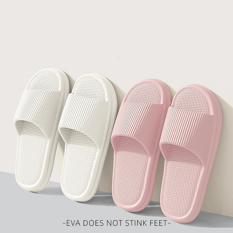 Zapatillas de EVA concisas de verano para mujer, chanclas suaves para el hogar para parejas, sandalias antideslizantes para baño, zapatos cómodos para la playa al aire libre para adultos