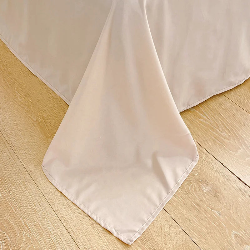 Juego de sábanas de cuatro piezas con funda nórdica de rayas rojas y azules simples con ropa de cama de algodón lavada en la cama