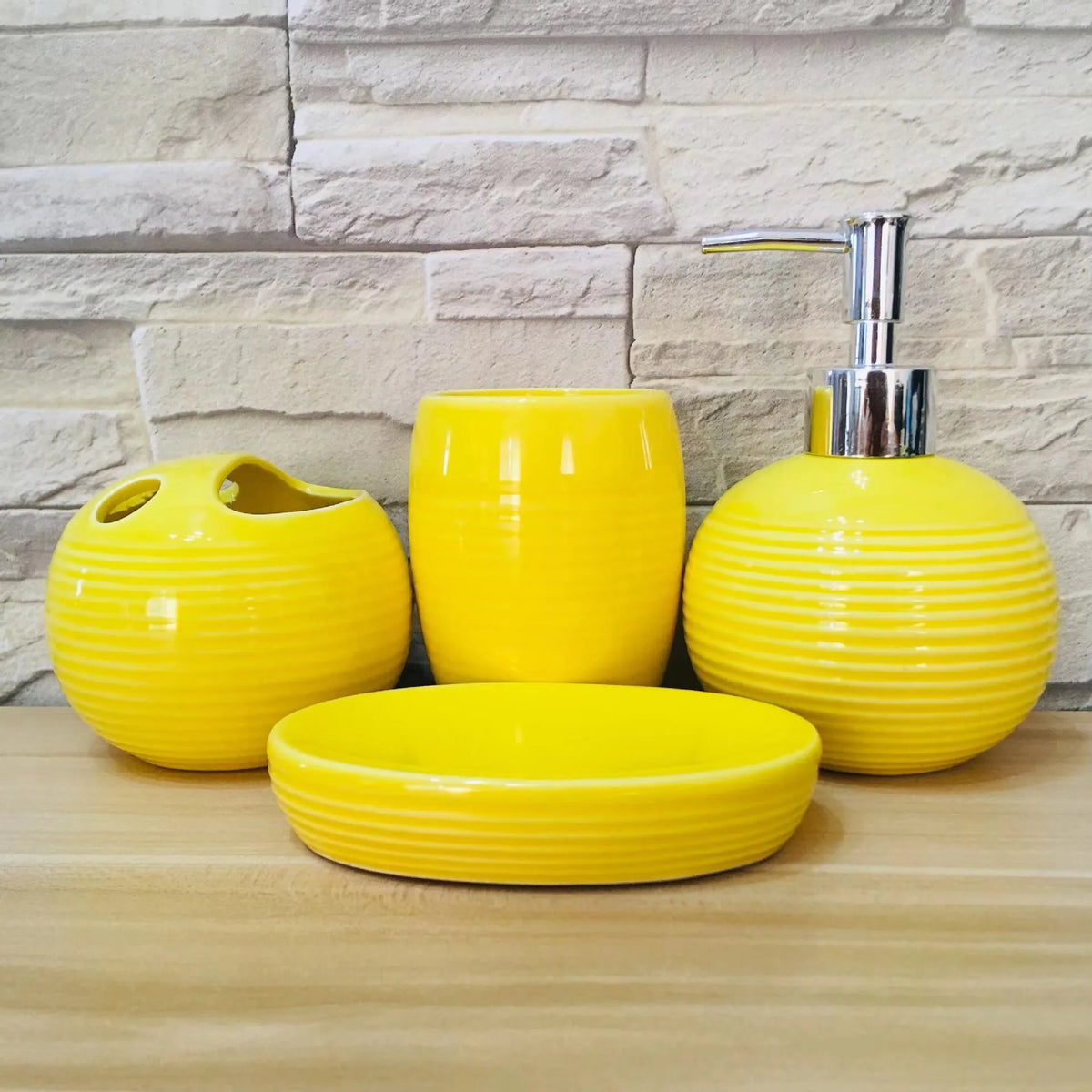 Juego de Accesorios de Baño de Cerámica Modernos y Minimalistas de 4 Piezas - ¡Elegante y Duradero!
