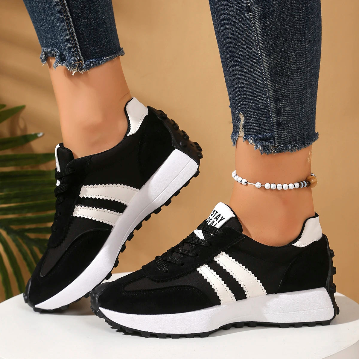 Zapatillas de deporte de fondo grueso para mujer, zapatillas de deporte informales de cuero con retales, zapatos cómodos informales para exteriores, primavera 2025