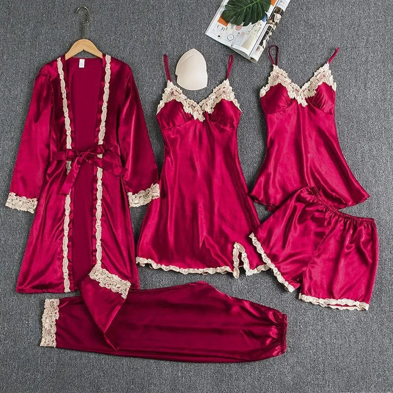 2025 Conjunto de pijamas de nuevo estilo con almohadillas para sujetador, pijamas de cinco piezas florales dorados con tiras sexis de seda, ropa de casa fina