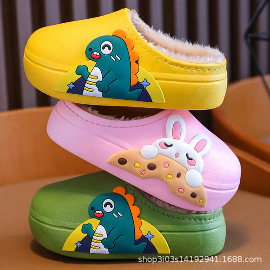 Nuevas zapatillas de algodón con dibujos animados para niños, zapatos informales cálidos e impermeables para niños y niñas, zapatos de casa de felpa antideslizantes para niños, zapatos informales
