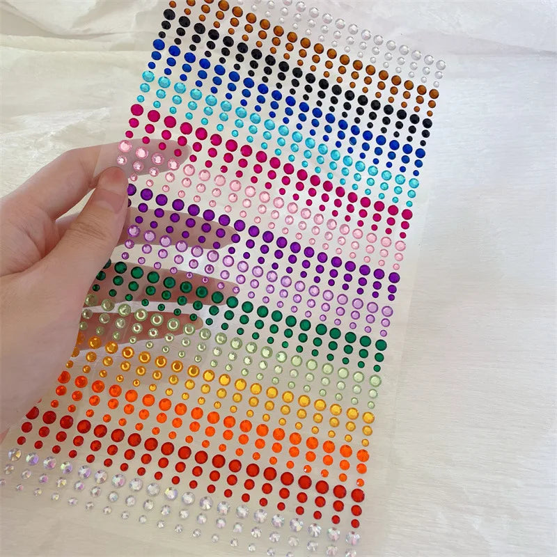 1 hoja 900 Uds. Pegatinas de gemas brillantes de cara de arcoíris, tatuaje Facial adhesivo, joyas de diamantes de imitación para ojos, mezcla de 3/4/5mm, maquillaje para fiesta de boda