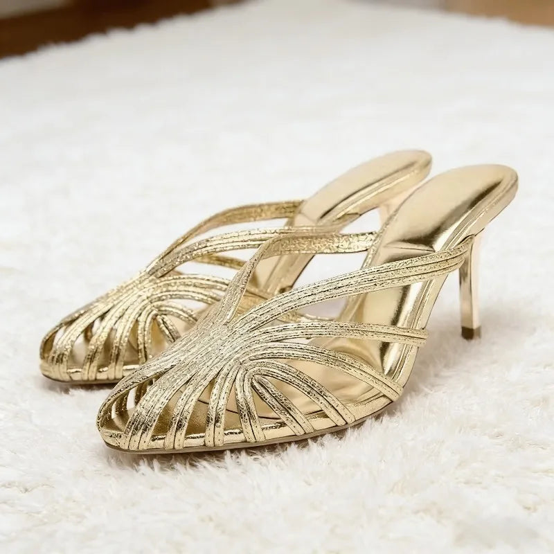 Zapatillas de tacón alto de marca con diseño de banda estrecha dorada, sandalias deslizantes de tacón fino con punta estrecha a la moda para mujer, zapatos elegantes para vestido de banquete