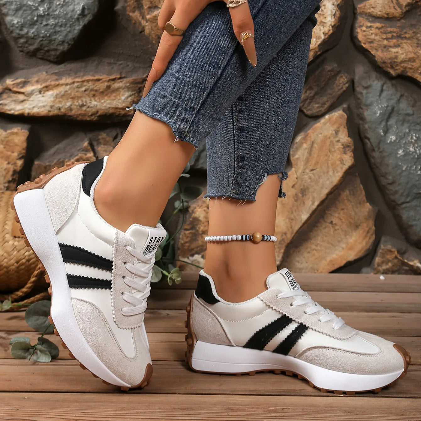 Zapatillas de deporte de fondo grueso para mujer, zapatillas de deporte informales de cuero con retales, zapatos cómodos informales para exteriores, primavera 2025