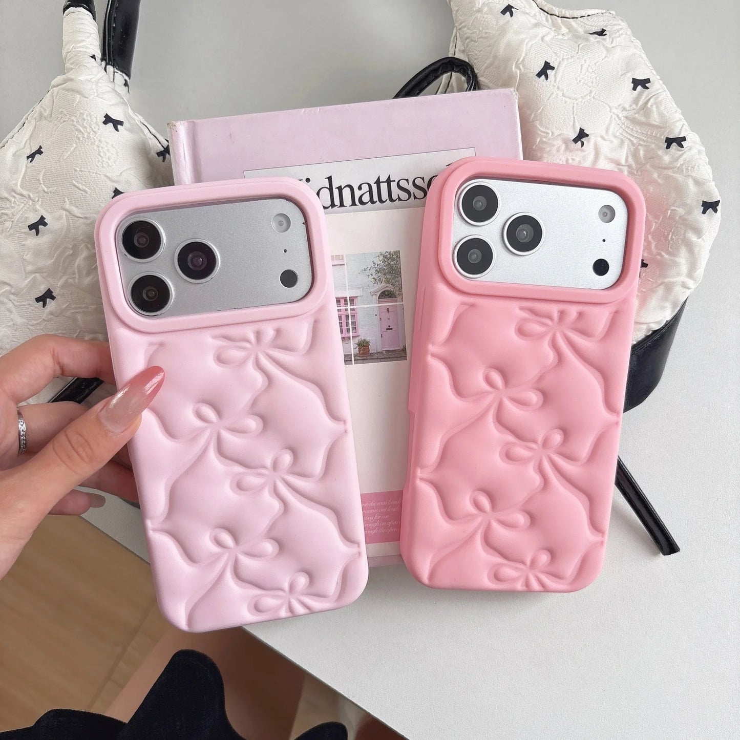 Fundas de Silicona 3D con Lazo para iPhone 13 14 15 16 17 Pro Pro Max Plus, Protectoras, Suaves, Anti-Golpes, Diseño Lindo y Elegante