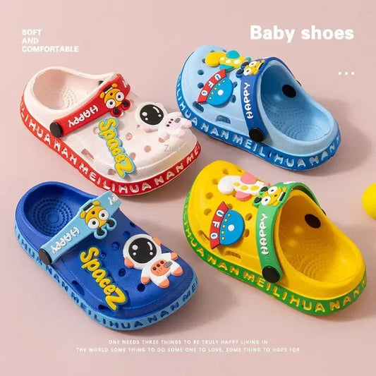 Nuevos niños, bebés, niños y niñas, zuecos de verano, suela suave, zapatillas de playa para jardín, sandalias, zapatos de bebé con agujeros de cueva para niños y niñas