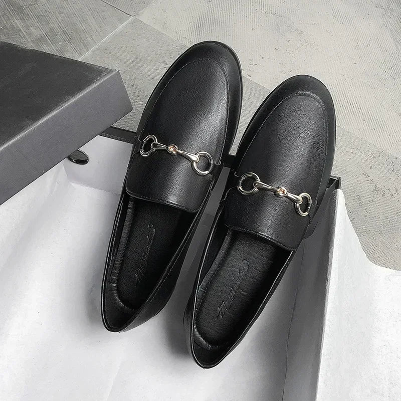 Mocasines de cuero con hebilla de caballo para mujer, zapatos planos de un pie, talla pequeña, nuevo estilo, 2024