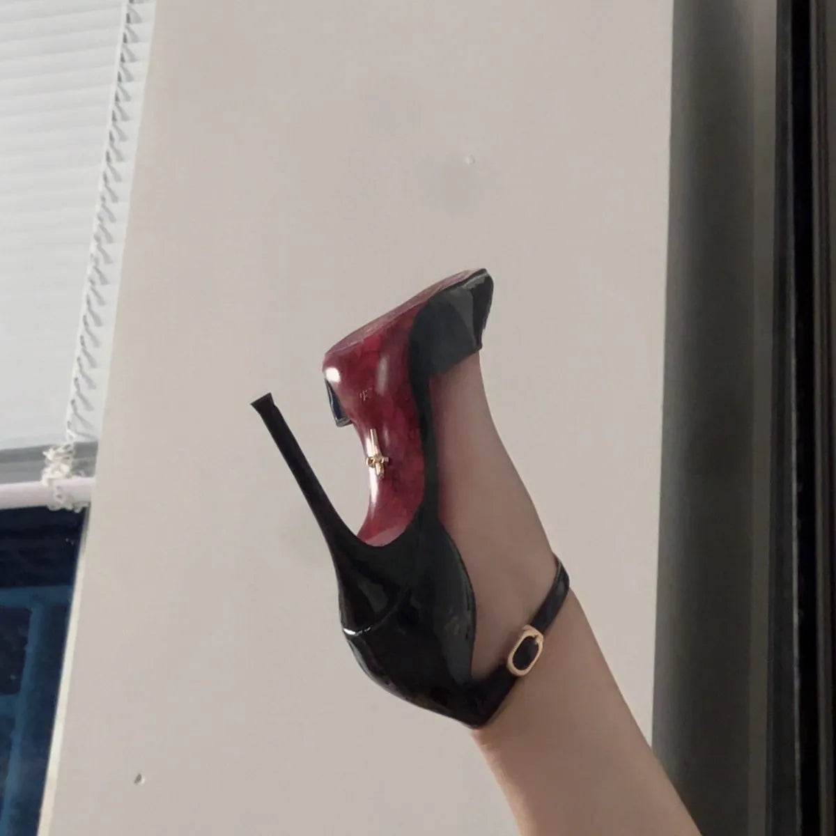 Zapatos de tacón alto con punta en pico para mujer, ultra tacones altos que no dañan la piel, con suela roja estampada, cómodos de usar, talons femme