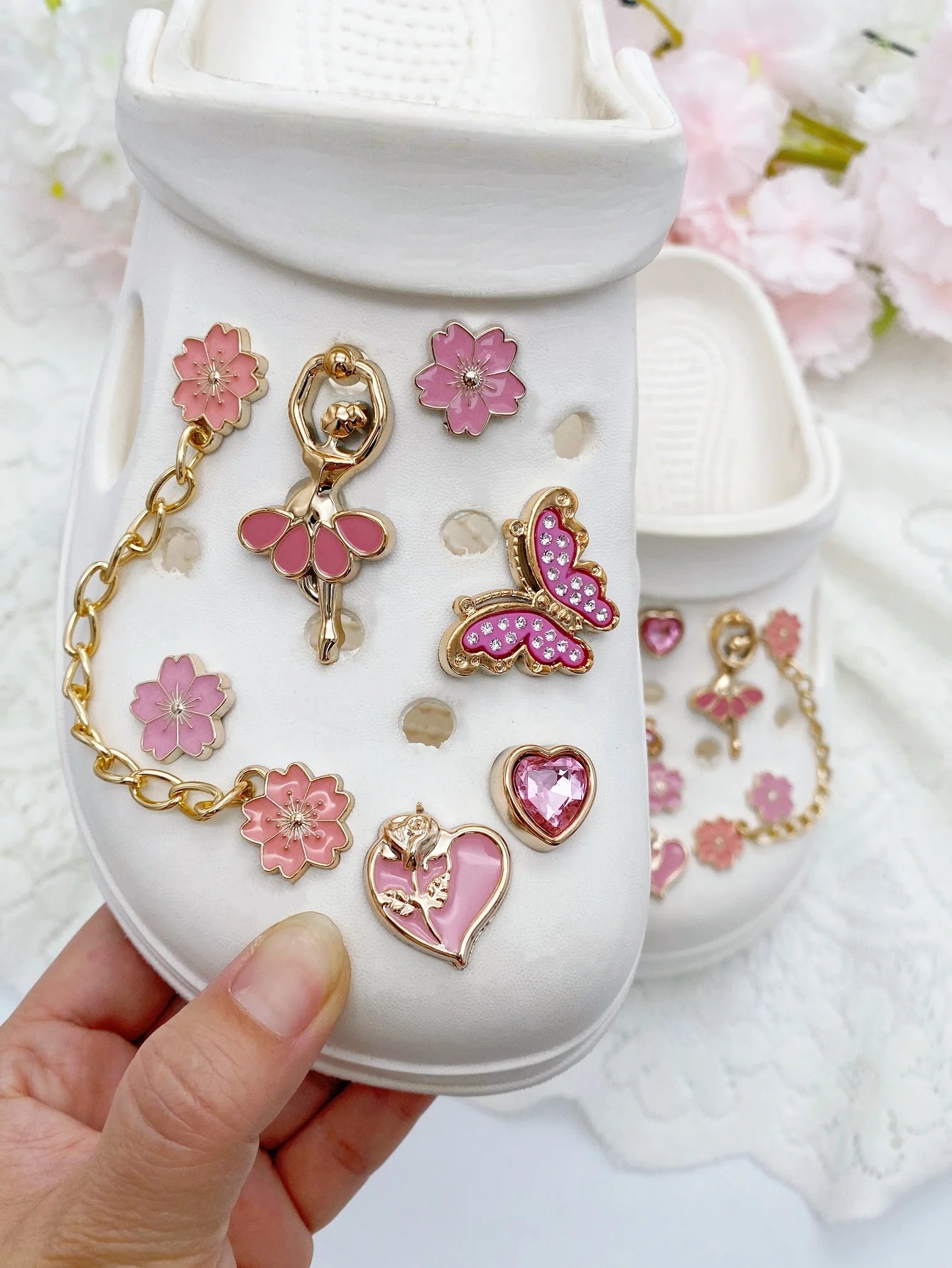14 adornos de moda para zapatos de ABS: flores rosas, mariposas, corazones y cadenas de flores. Decoraciones removibles DIY para sandalias, A