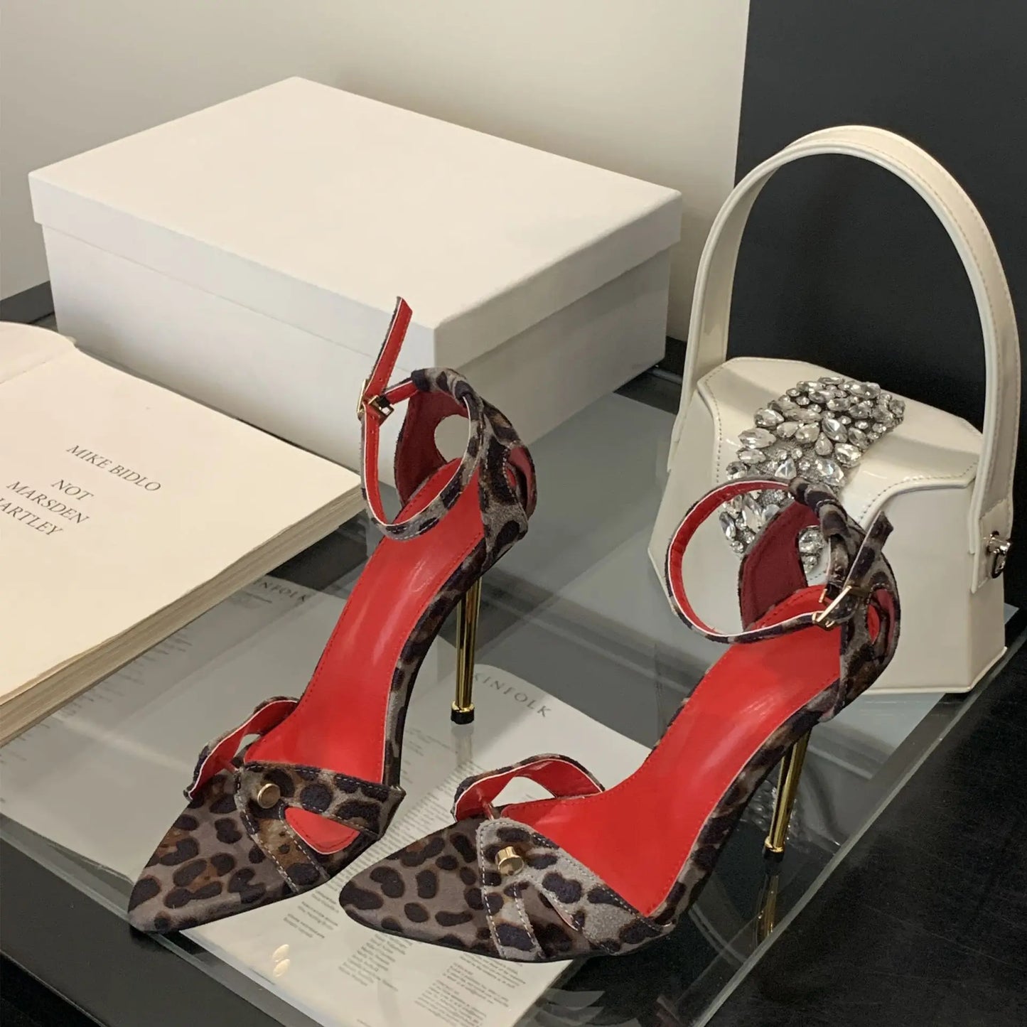 Sandalias de Tacón de Aguja con Correa de Tobillo y Estampado de Leopardo para Mujer, Zapatos de Vestir para Fiesta, Tacones de Aguja con Banda Metálica Estrecha y Punta en Pico