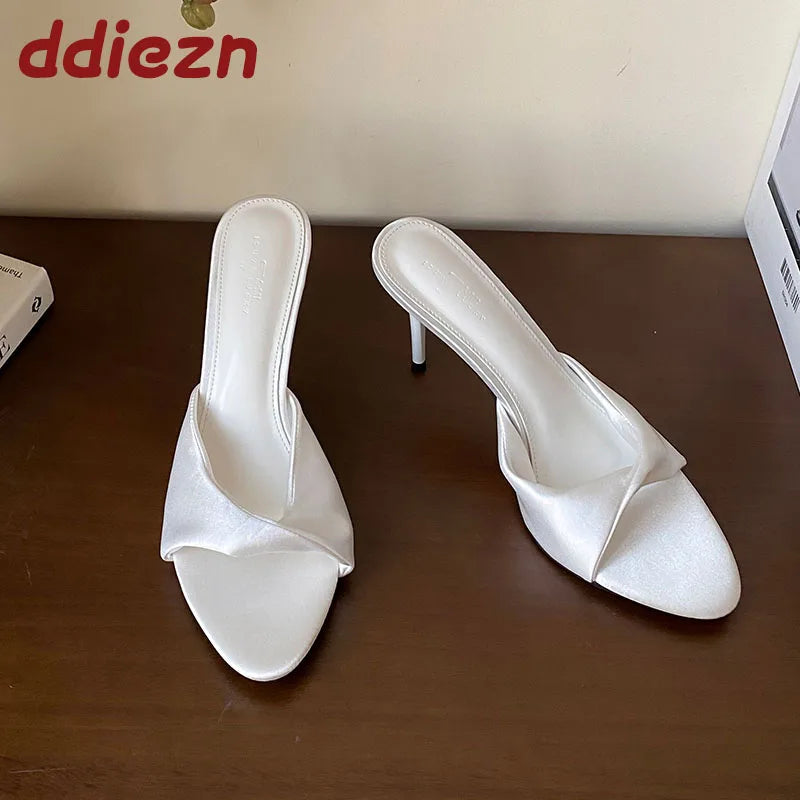 Zapatos de Tacón Alto de Seda para Mujer, Diseño Moderno 2026, Finos, Deslizantes, Punta Redonda