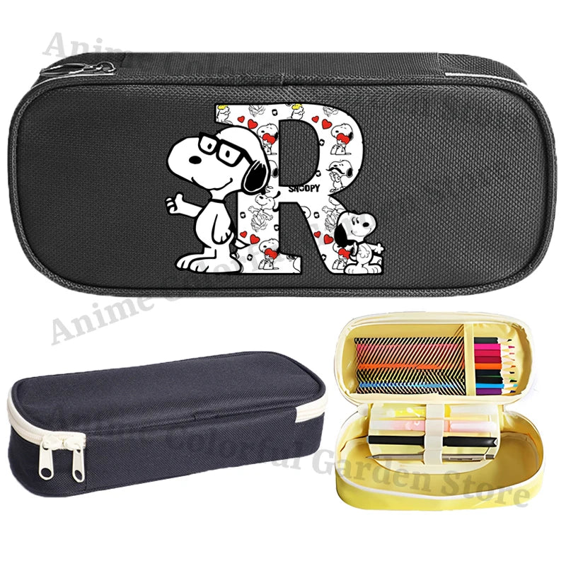 Estuche de Lápices de Gran Capacidad con Diseño de Snoopy para Estudiantes, Estuche de Lápices con Letras de la A a la Z Estampadas, Estuche de Almacenamiento de Papelería de Moda para Niños y Niñas