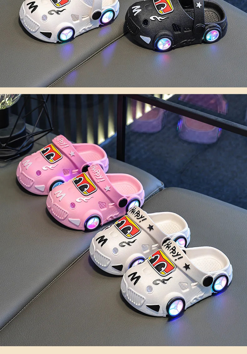 Pantuflas Infantiles Verano 2026, Nuevas Pantuflas de Playa para Niños con Forma de Auto, con Ruedas que se Iluminan, Antideslizantes y con Suela Suave