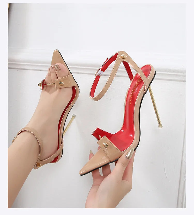 Sandalias de tacón alto con punta estrecha y decoración de Metal para mujer, zapatos de tacón súper alto con correa y hebilla de PU, zapatos de tacón para actuación en escenario de 12cm