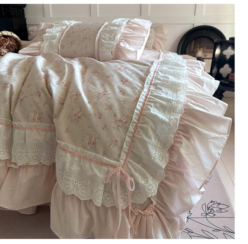 Juego de Ropa de Cama de Algodón 100% con Volantes de Encaje de Doble Capa y Diseño Floral Rosa, Incluye Funda Nórdica, Sábana, Falda de Cama, Sábana Ajustable y Fundas de Almohada (4 Piezas)