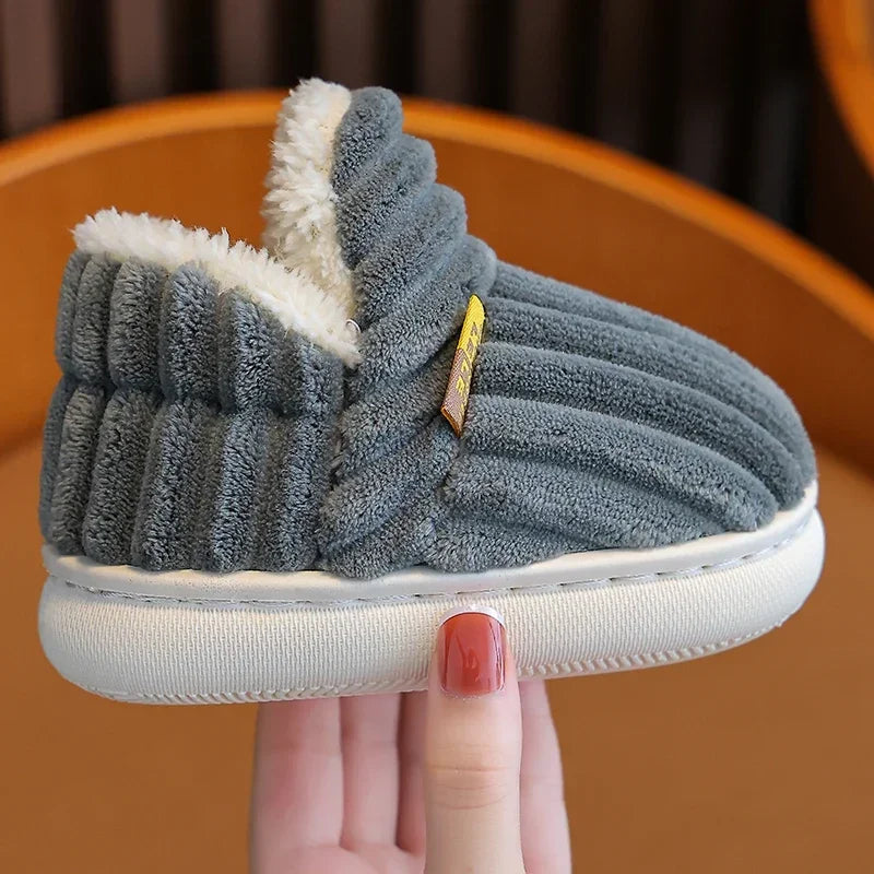 Nuevas zapatillas de felpa a rayas sencillas de invierno, suela suave antideslizante para niños y niñas, zapatos cálidos de algodón para el hogar
