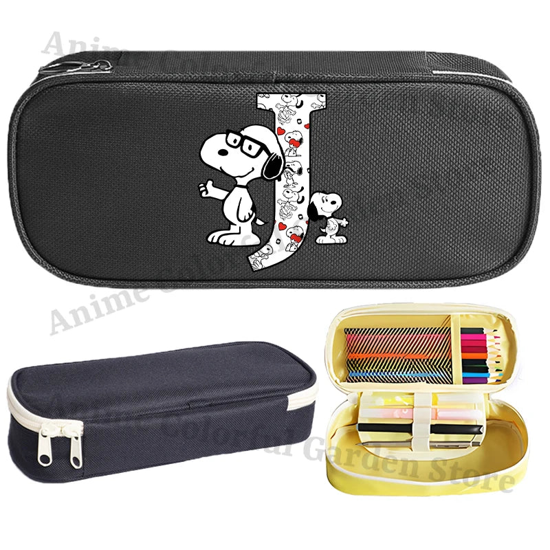 Estuche de Lápices de Gran Capacidad con Diseño de Snoopy para Estudiantes, Estuche de Lápices con Letras de la A a la Z Estampadas, Estuche de Almacenamiento de Papelería de Moda para Niños y Niñas