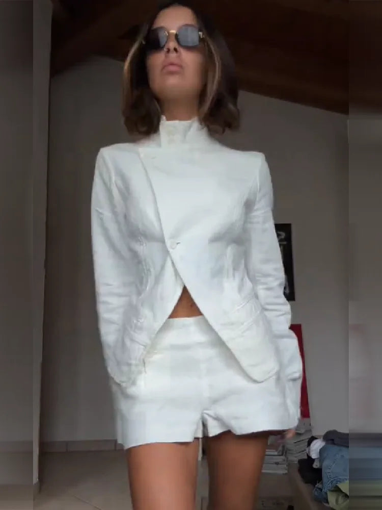 Conjunto Elegante de Dos Piezas de Lino Blanco para Mujer, Chaqueta Blazer Asimétrica de Manga Larga con Cuello Alto y Pantalones Cortos Cómodos de Cintura Alta