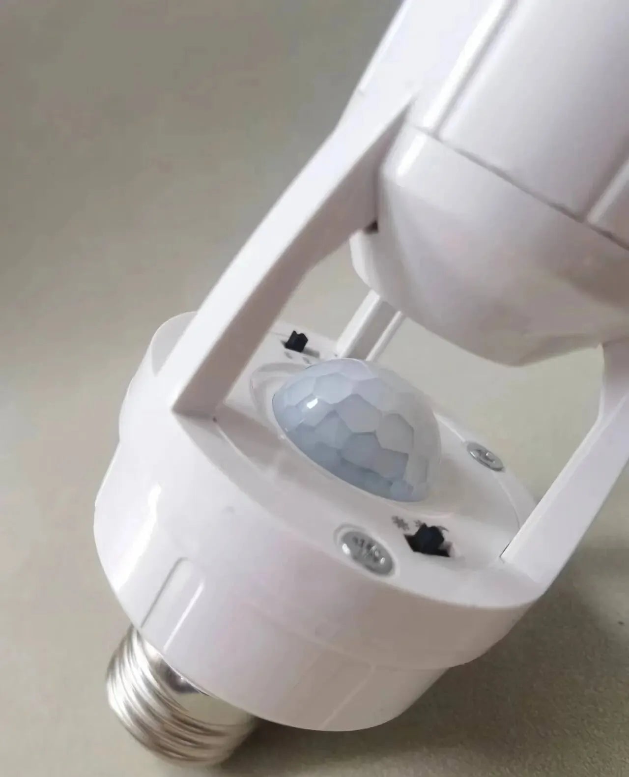 Base de lámpara Led con Sensor de movimiento, convertidor de enchufe E27, AC100-240V, adaptador de soporte de bombilla, interruptor ajustable, inducción humana PIR
