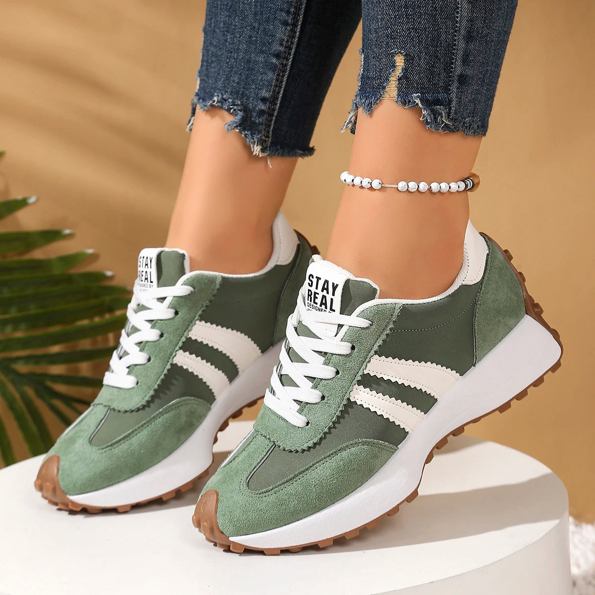 Zapatillas de deporte de fondo grueso para mujer, zapatillas de deporte informales de cuero con retales, zapatos cómodos informales para exteriores, primavera 2025