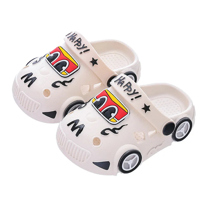 Pantuflas Infantiles Verano 2026, Nuevas Pantuflas de Playa para Niños con Forma de Auto, con Ruedas que se Iluminan, Antideslizantes y con Suela Suave