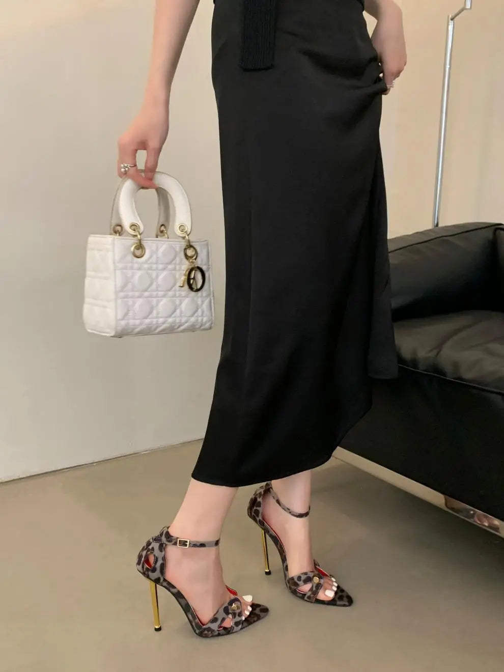 Sandalias de tacón alto para mujer, con estampado de leopardo, talla grande, con remaches metálicos huecos y puntiagudos, electrochapadas, para fiesta y discoteca, 2026