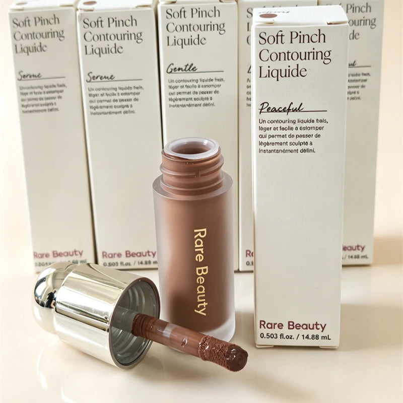Rare Beauty Barra de Contorno Facial 3D, Bronceador, Iluminador Líquido Brillante para Mejillas, Maquillaje con Toque Femenino
