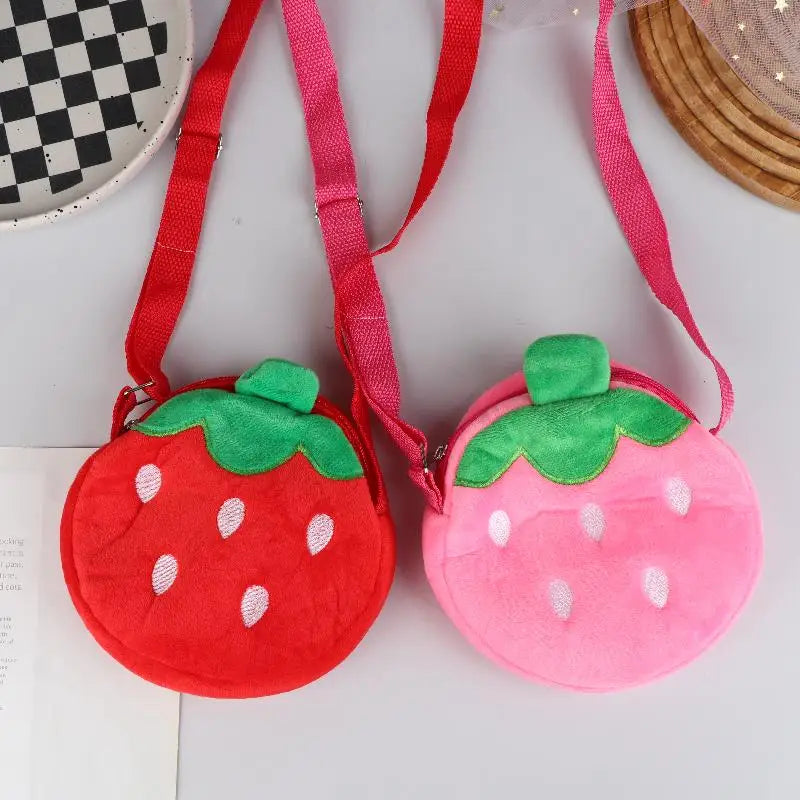 Adorable bolso bandolera de felpa de fresa de dibujos animados para niños y adultos
