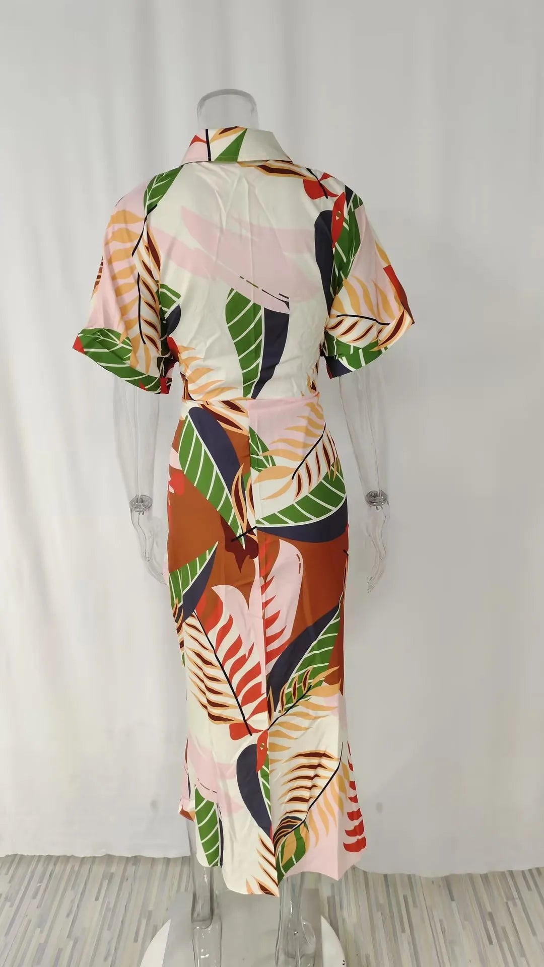 Vestidos Elegantes para Mujer 2026: Vestido de Mujer con Estampado Irregular, Cuello Solapa, Ajuste Delgado y Contraste, Ideal para el Trabajo y con un Toque de Temperamento.