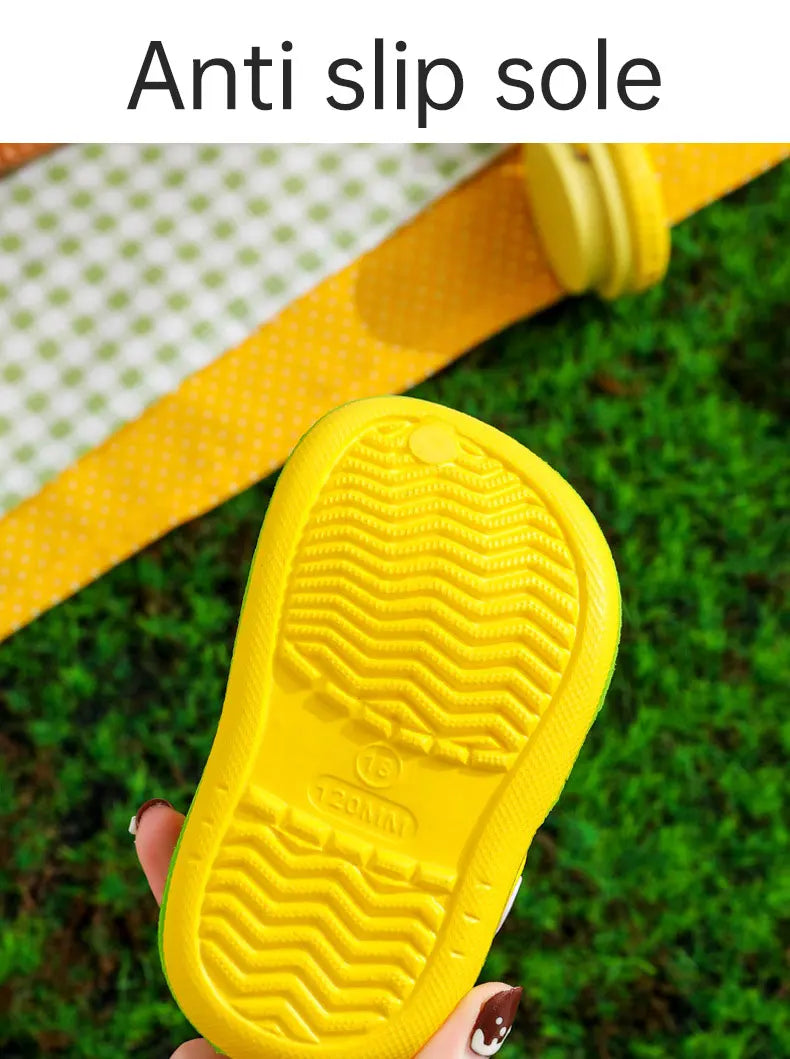 Zapatos de verano para niños, sandalias con agujeros, zapatos para niños, zapatillas suaves antideslizantes con diseño de dibujos animados, zapatos de bebé con agujeros, playa de arena para niños y niñas