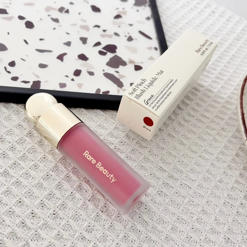 Rubor Líquido Soft Pinch de Rare Beauty, Sedoso, Ligero, Transpirable, de Larga Duración, Maquillaje Voluminizador, Hope Love Virtue Happy Wonder Worth