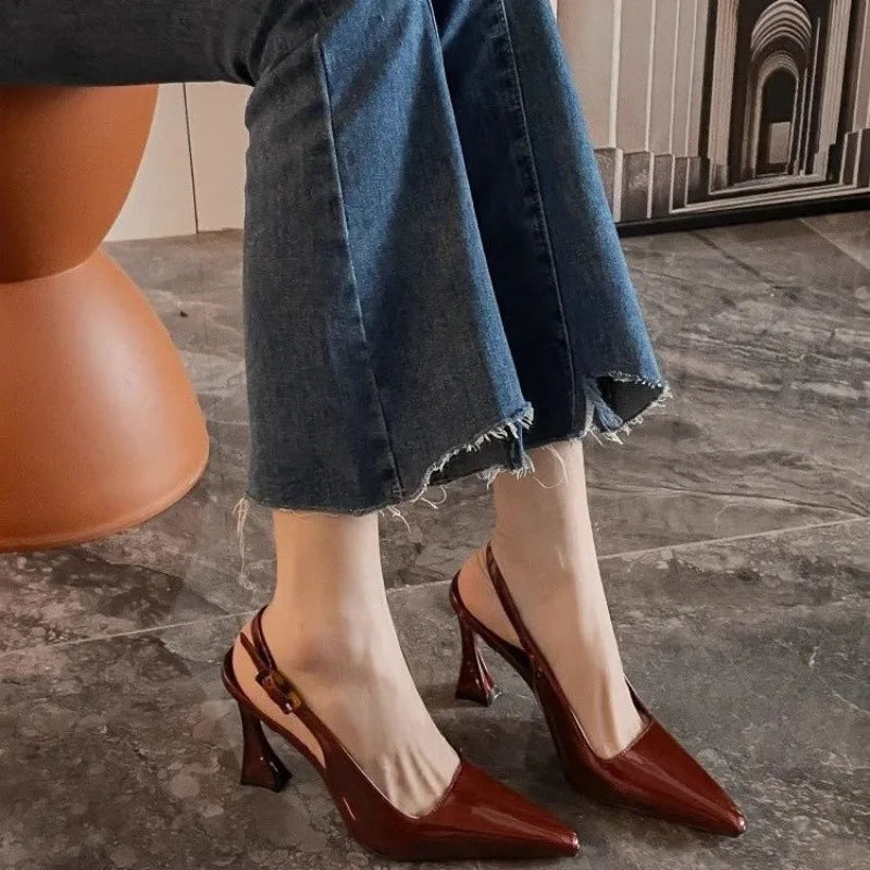 Tacones altos a la moda, zapatos de mujer versátiles y lujosos, temperamento de tacón delgado, nuevas Sandalias de tacón, zapatos de tacón elegantes puntiagudos para primavera 2025