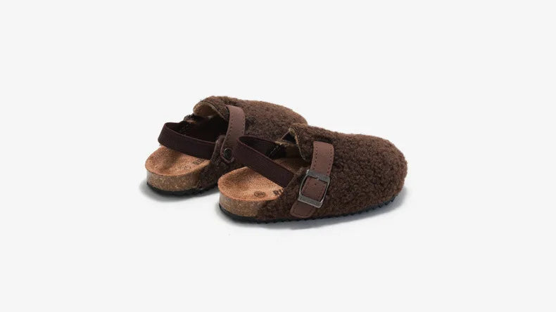 Zapatilla peluda cálida para bebés y niñas, sandalias de felpa, zapatos planos de piel sintética de corcho, zapatilla Prewalker para niños pequeños, correa trasera elástica